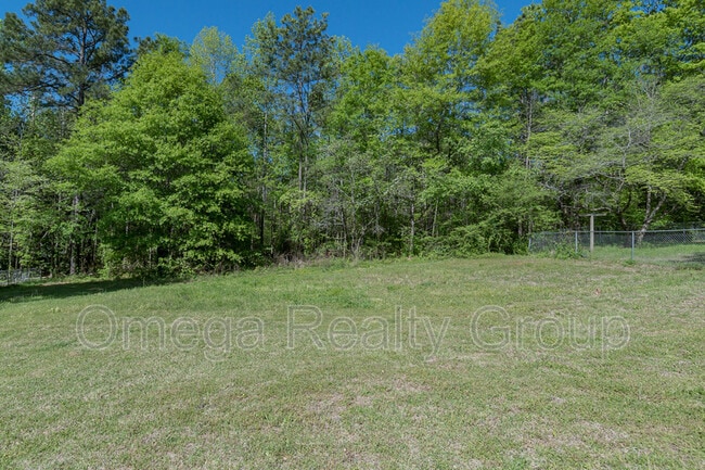 Building Photo - 213 Ashley Dr