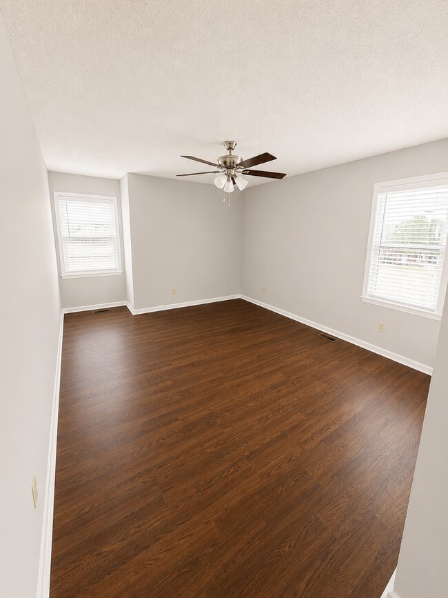 Building Photo - 101 Bayview Cir