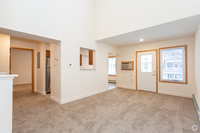 2 BR, 2 BA - 1131 SF - The Preserve at Woodfield