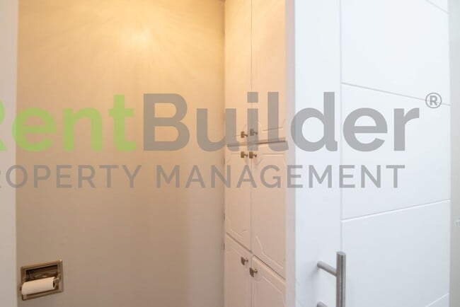 Building Photo - SCHEDULE YOUR SHOWING TODAY