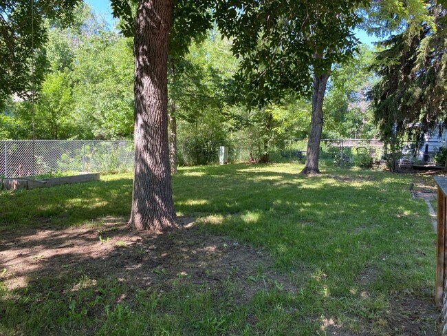 Building Photo - 3 Bed 1 Bath w/ 1 car garage West-Side Fort Collins Ranch