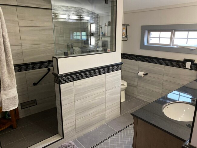 Master bath - 60 Highland St