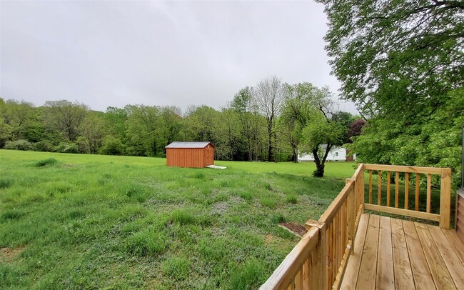 Building Photo - 40 Felter Hill Rd