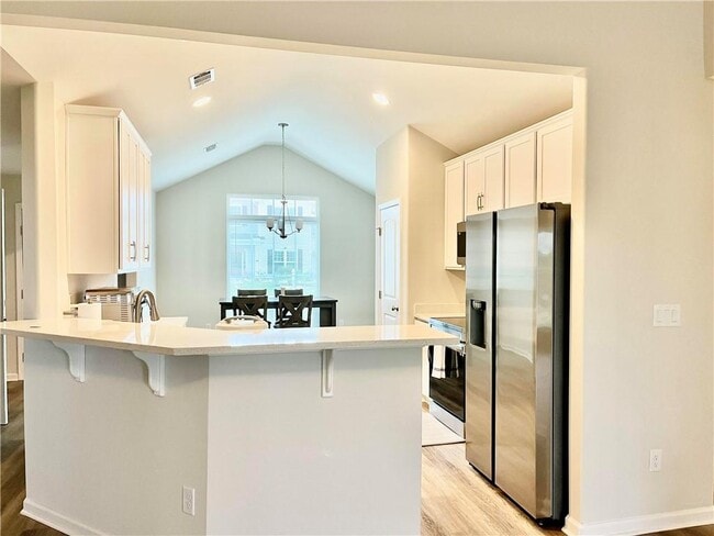 Building Photo - 283 Chestnut Dr