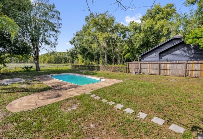 Building Photo - 1260 Seminola Blvd