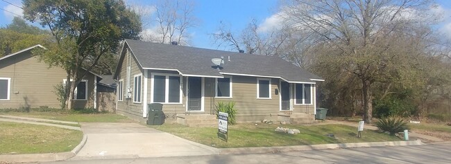 Building Photo - Bryan - 1 bedroom / 1 Bath / Fenced back y...