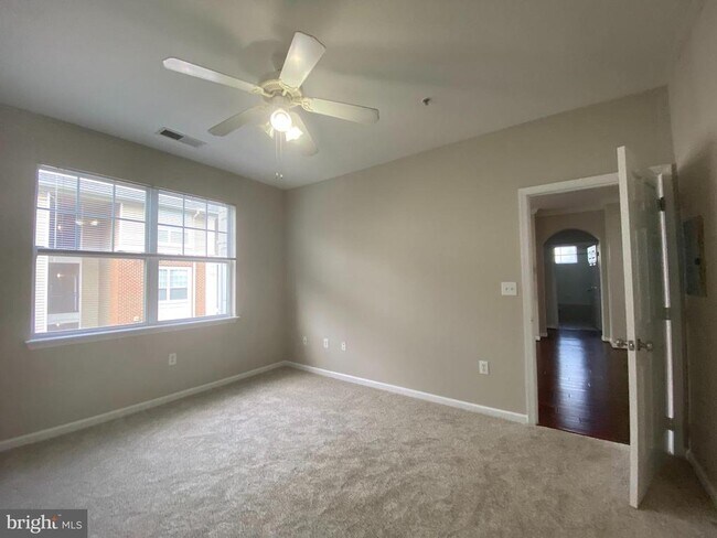 Building Photo - 12929 Centre Park Cir