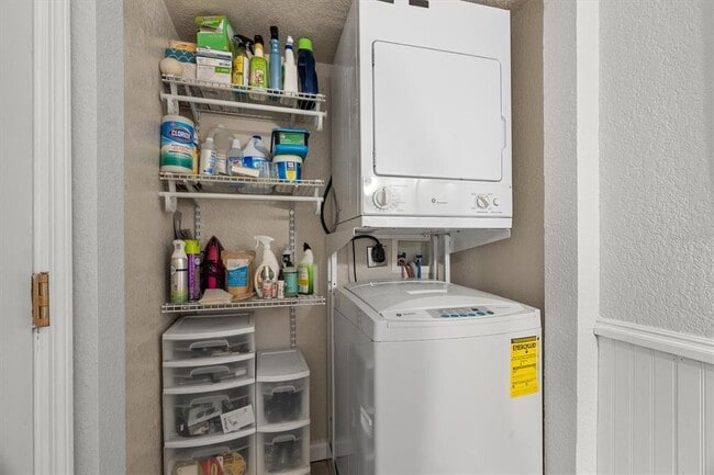 Building Photo - 784 E Michigan St