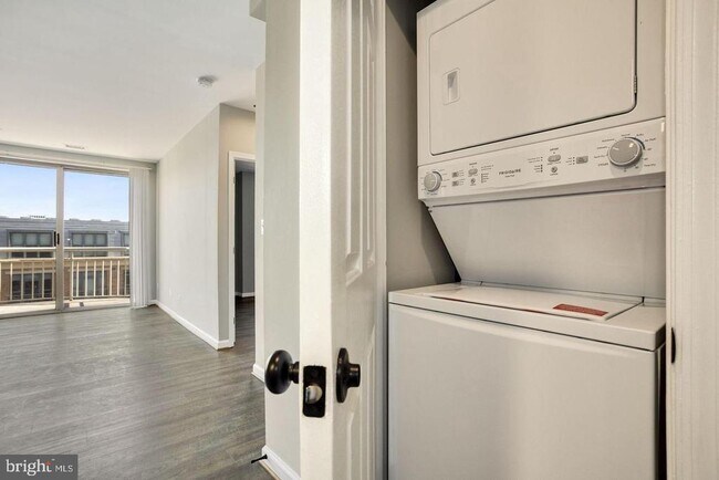 Building Photo - 1200 Braddock Pl