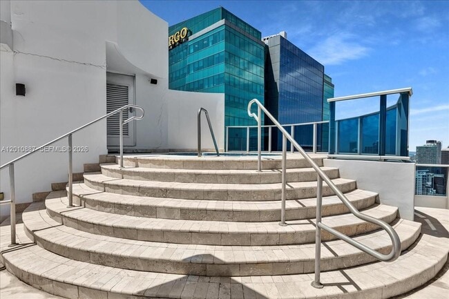 Building Photo - 200 Biscayne Blvd Way