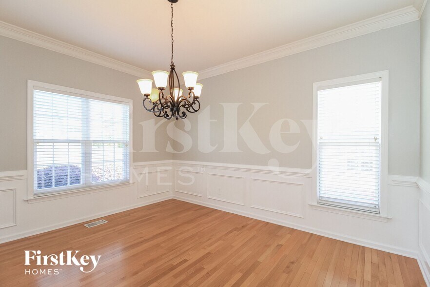 Building Photo - 5320 Graycliff Ln