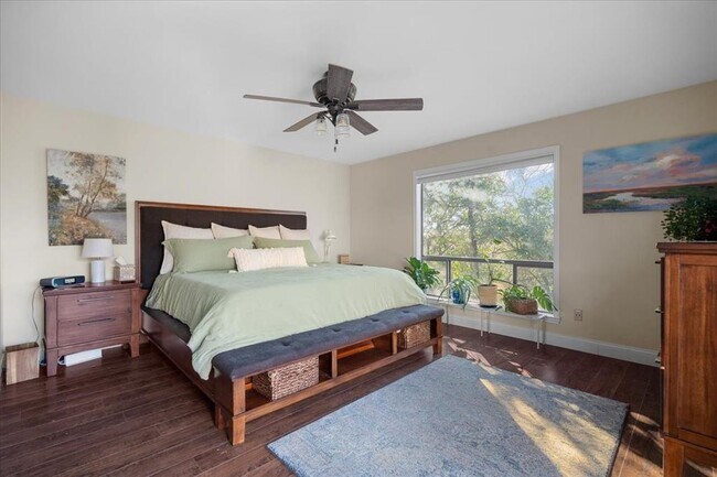 Building Photo - 737 Summerwood Dr