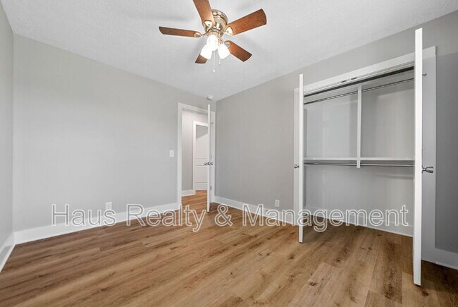 Building Photo - 7847 US-41