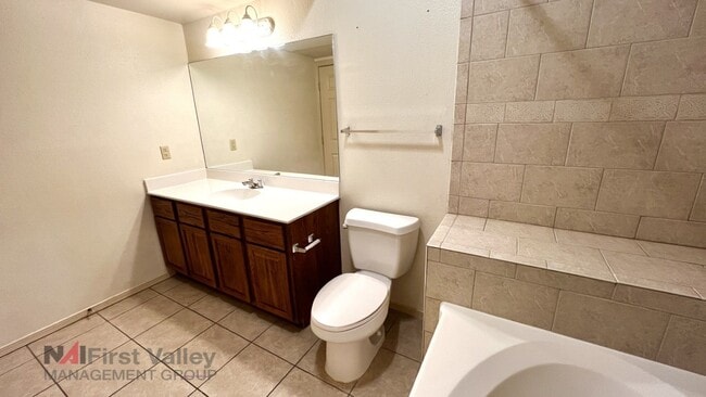 Building Photo - 1 Bedroom, 1 Bath