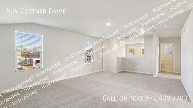 Building Photo - 504 Cottner Dr