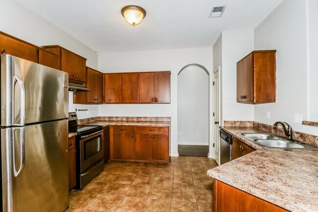 Building Photo - 5009 Forest Oasis Ln