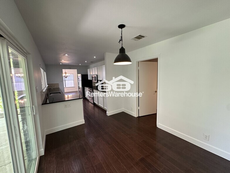 Building Photo - 1305 Bradbury Ln