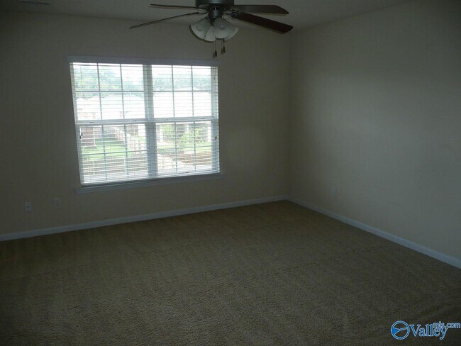 Building Photo - 242 Shadow Ct SW