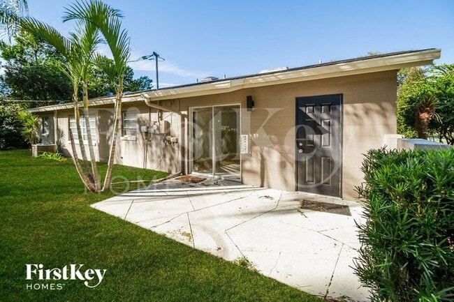 Building Photo - 909 Fort Ln Dr