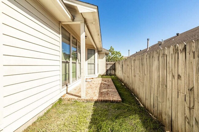 Building Photo - 434 Harbor Oaks Dr