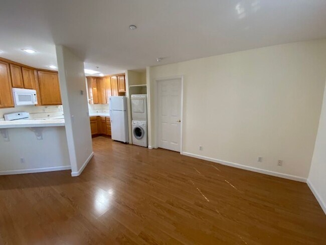 Building Photo - 794 Lighthouse Ave