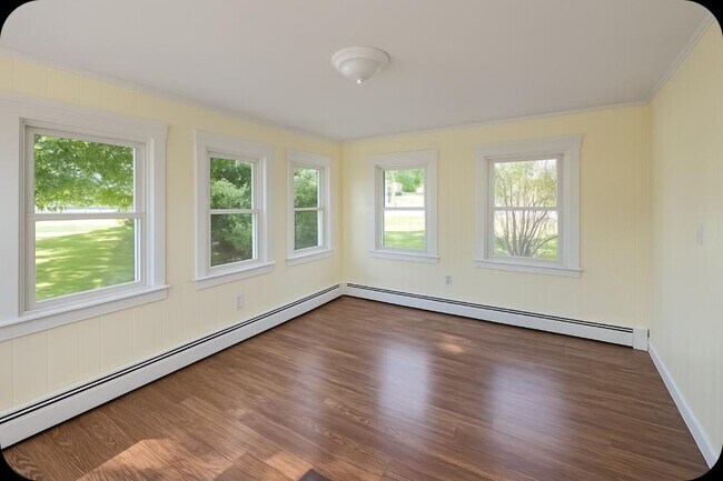 Building Photo - 191 Saco Ave