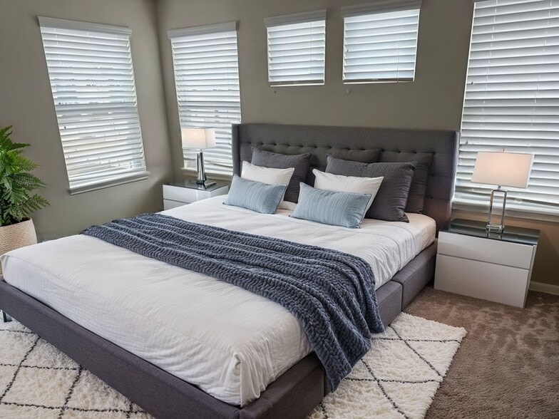 Building Photo - 2942 W New York St