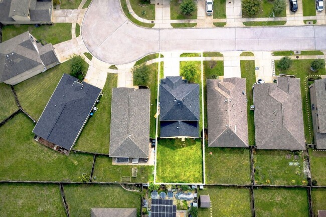 Building Photo - 2010 Louetta Stream Way