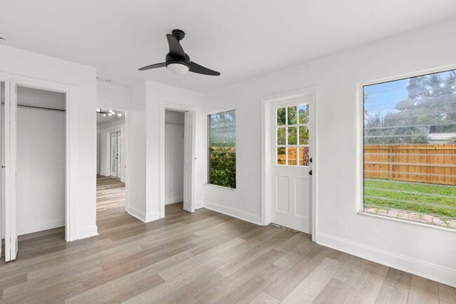Building Photo - NEWLY RENOVATED Home For Rent in St Peters...