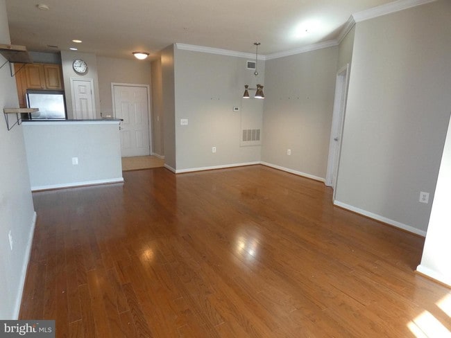 Building Photo - 2465 Army Navy Dr