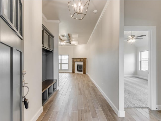 Building Photo - You Could Call This Beautiful 4-Bed, 2-Bat...