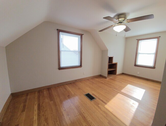 Building Photo - 185 N 90th St