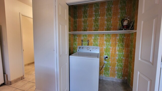 Building Photo - 289 Jose Figueres Ave