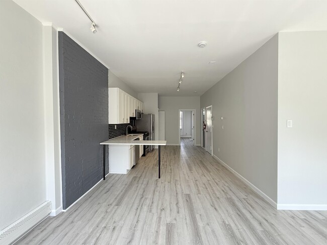 Building Photo - 332 Communipaw Ave