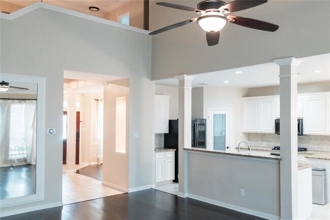 Building Photo - 410 Blossomwood Dr