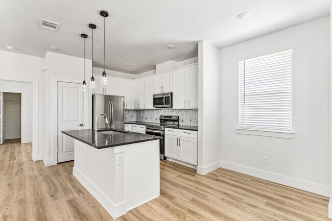 Building Photo - 2509 Benbrook Blvd