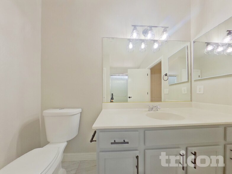 Building Photo - 16049 W Moreland St