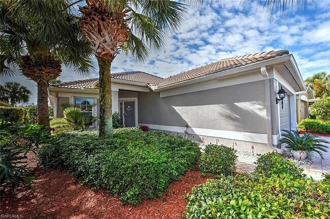 Building Photo - 3 bedroom 2 bath pool home in Colonial Cou...