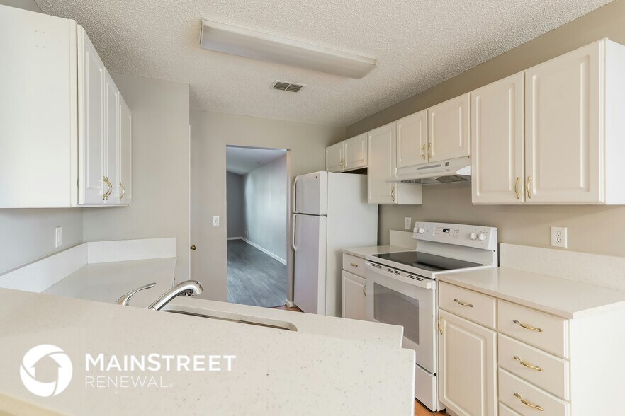 Building Photo - 5956 Wentworth Cir S