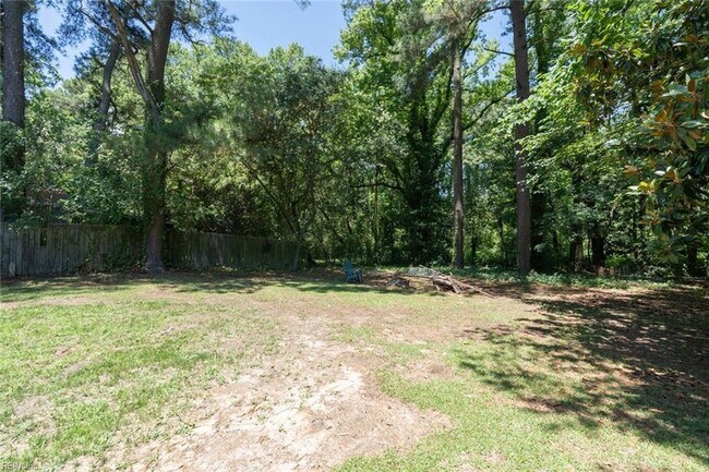 Building Photo - 8065 W Glen Rd