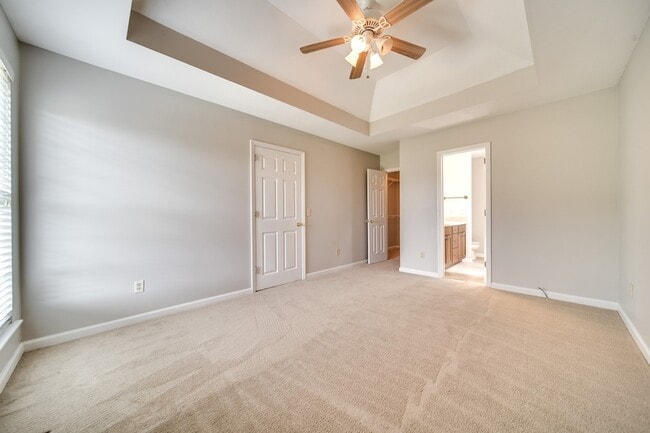Building Photo - 133 Cloverfield Ct
