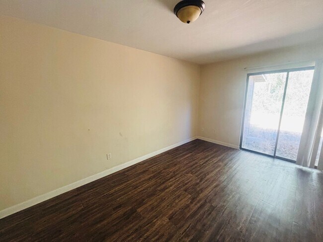 Building Photo - Baxley - 1915