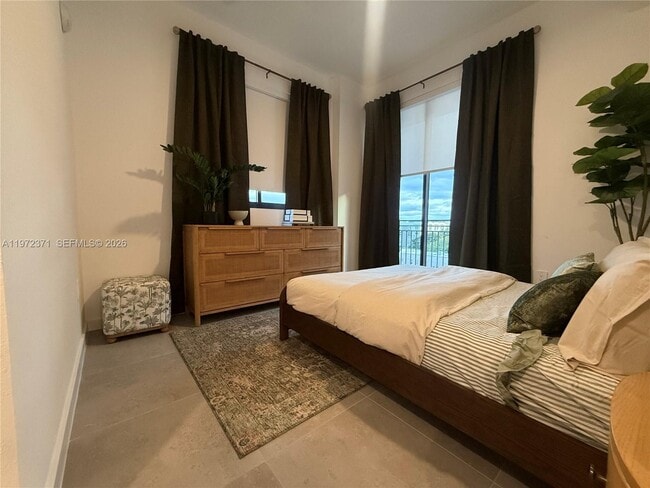 Building Photo - 2001 Van Buren St