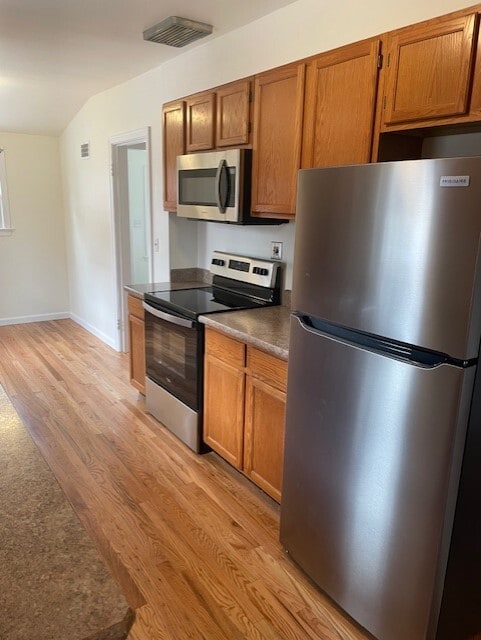 Building Photo - 2217 Elm St