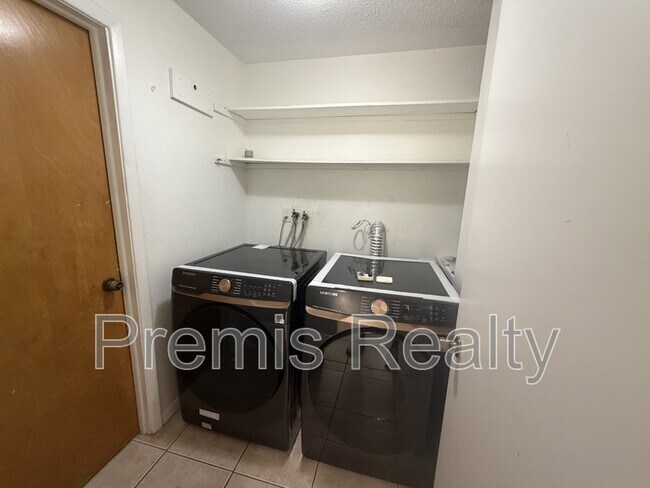 Building Photo - 1310 Amble Ln