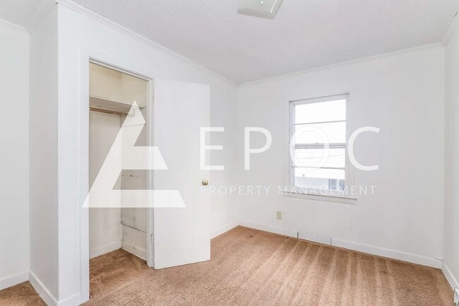 Building Photo - 507 Cox Ave