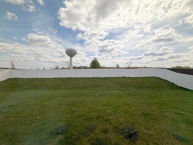 Building Photo - 651 Olive Ln