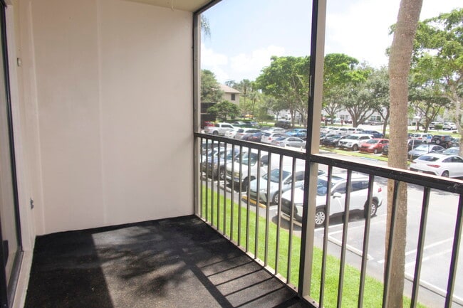 Building Photo - 208 Foxtail Dr