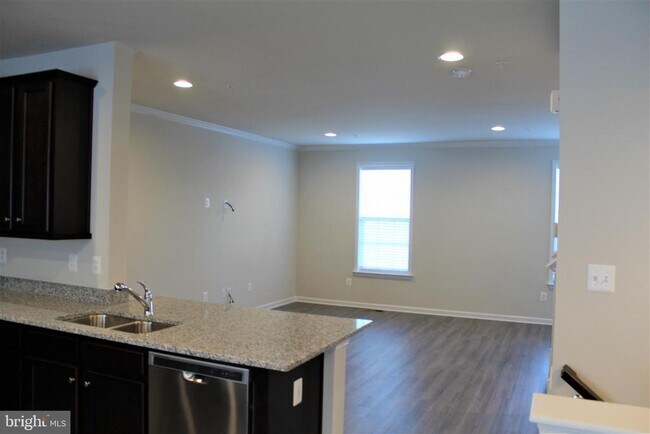 Building Photo - 6050 Krantz Dr