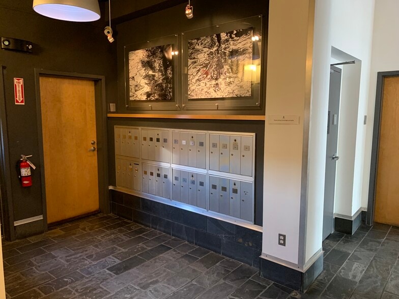 Building Entry Hallway - 27 Wareham St